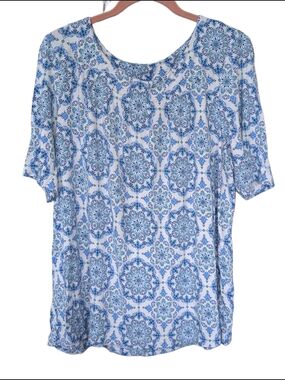 croft & barrow Blue and White Dainty Paisley Tile-Print Short Sleeve Top
